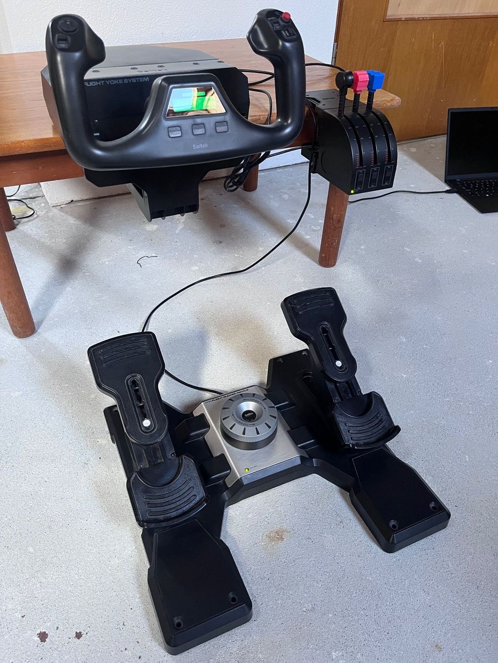 Saitek Controller: Saitek Pro Flight Yoke, Throttle Quadrant & Pedals – Gebraucht aus Grüt (Gossau ZH) von Utk 8