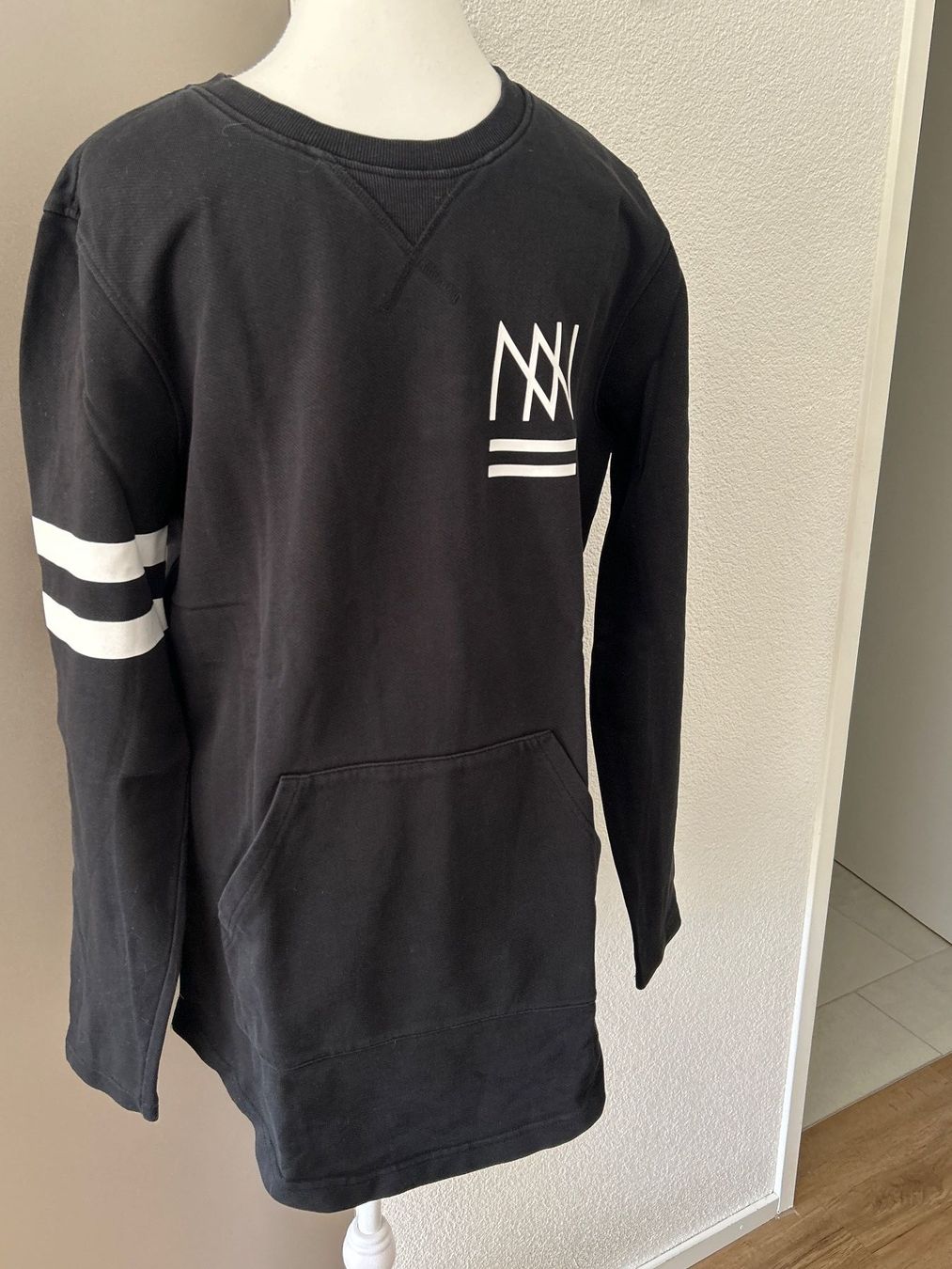 Pullover & Sweatshirts: Non Grada Pullover schwarz Gr. M – Gebraucht aus Brunnen von Nala2929 2