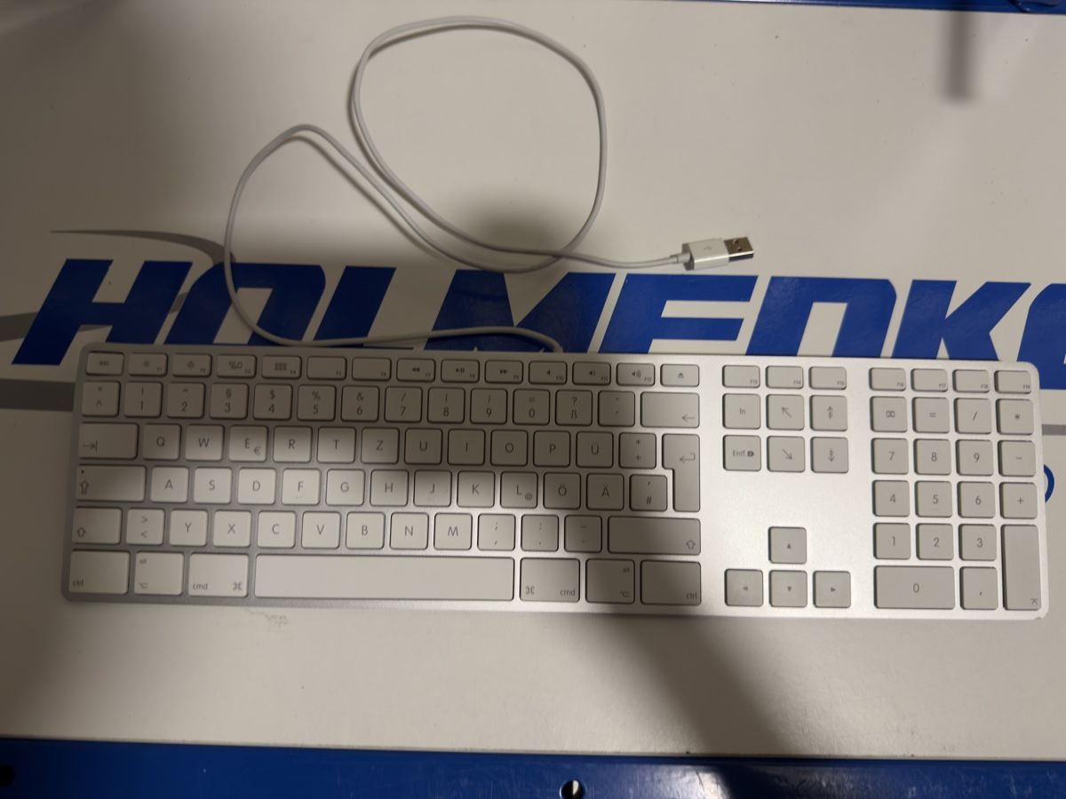 Apple Tastaturen: Apple USB Keyboard – Gebraucht aus St. Gallen von AlexPhBit