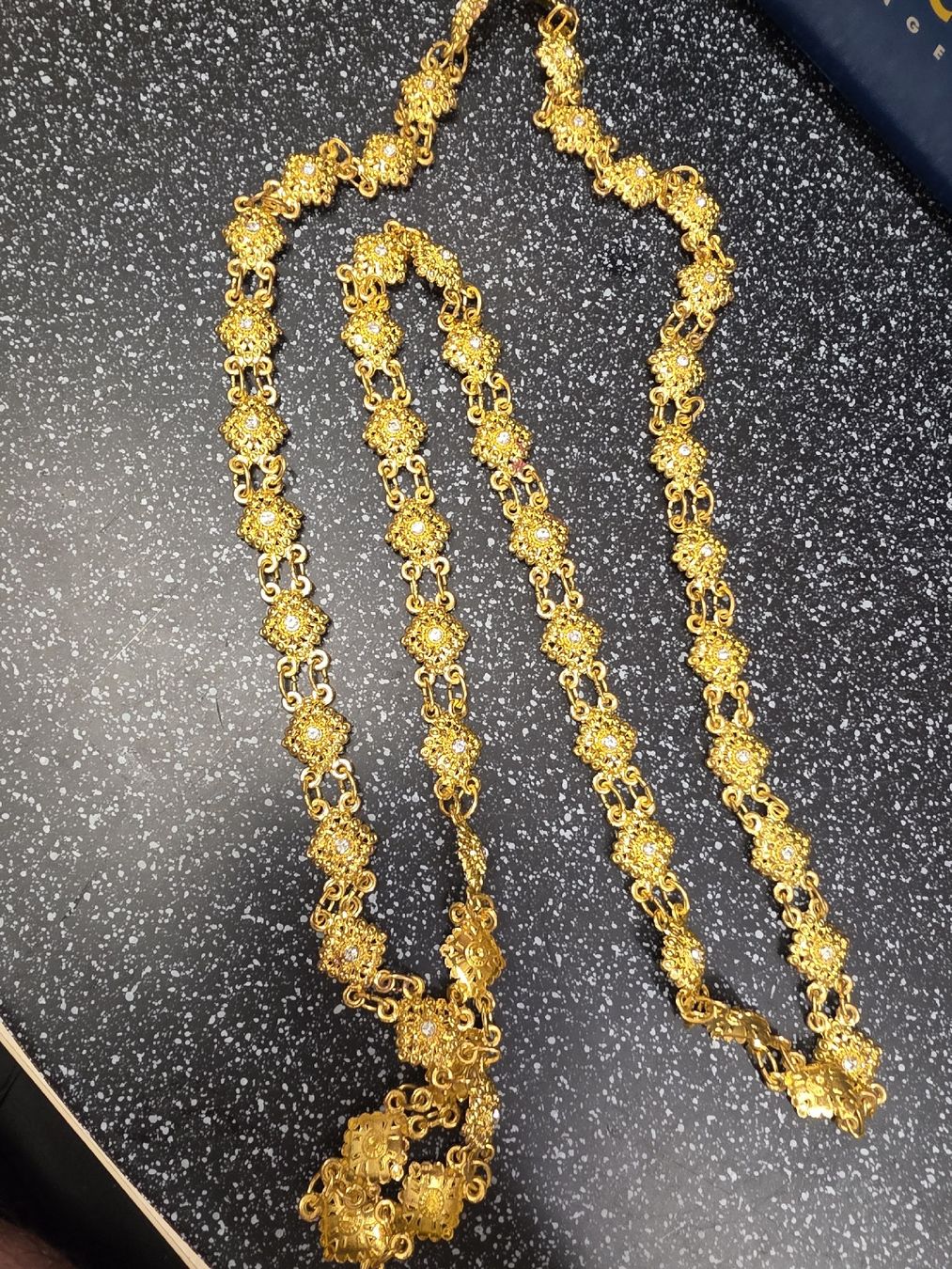 Catenine: kette mit Blumen und Kristallen  – Usato da Herisau venduto da Antiques.AR 1