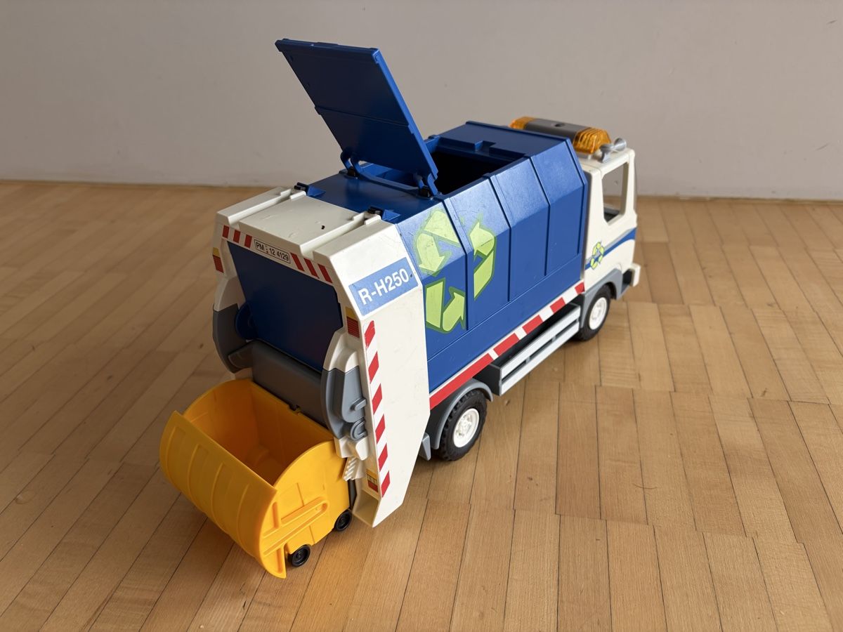 Playmobil Giocattoli: Playmobil Müllwagen 4129 mit Figur  – Usato da Niederrohrdorf venduto da horst6789 2