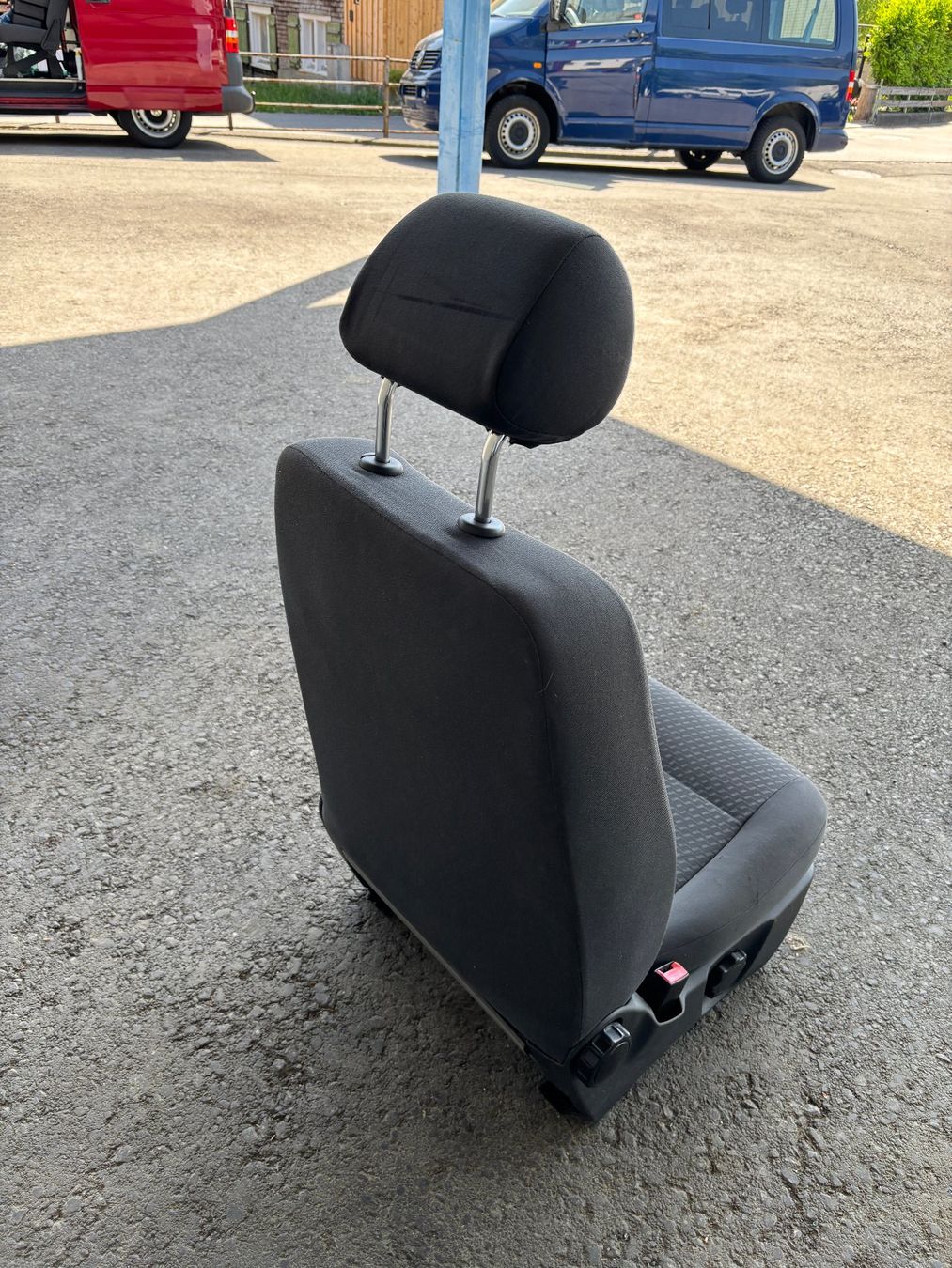 VW Tutti pezzi di ricambio auto: VW T5 Fahrersitz – Usato da Gams venduto da mir_n5kk 3
