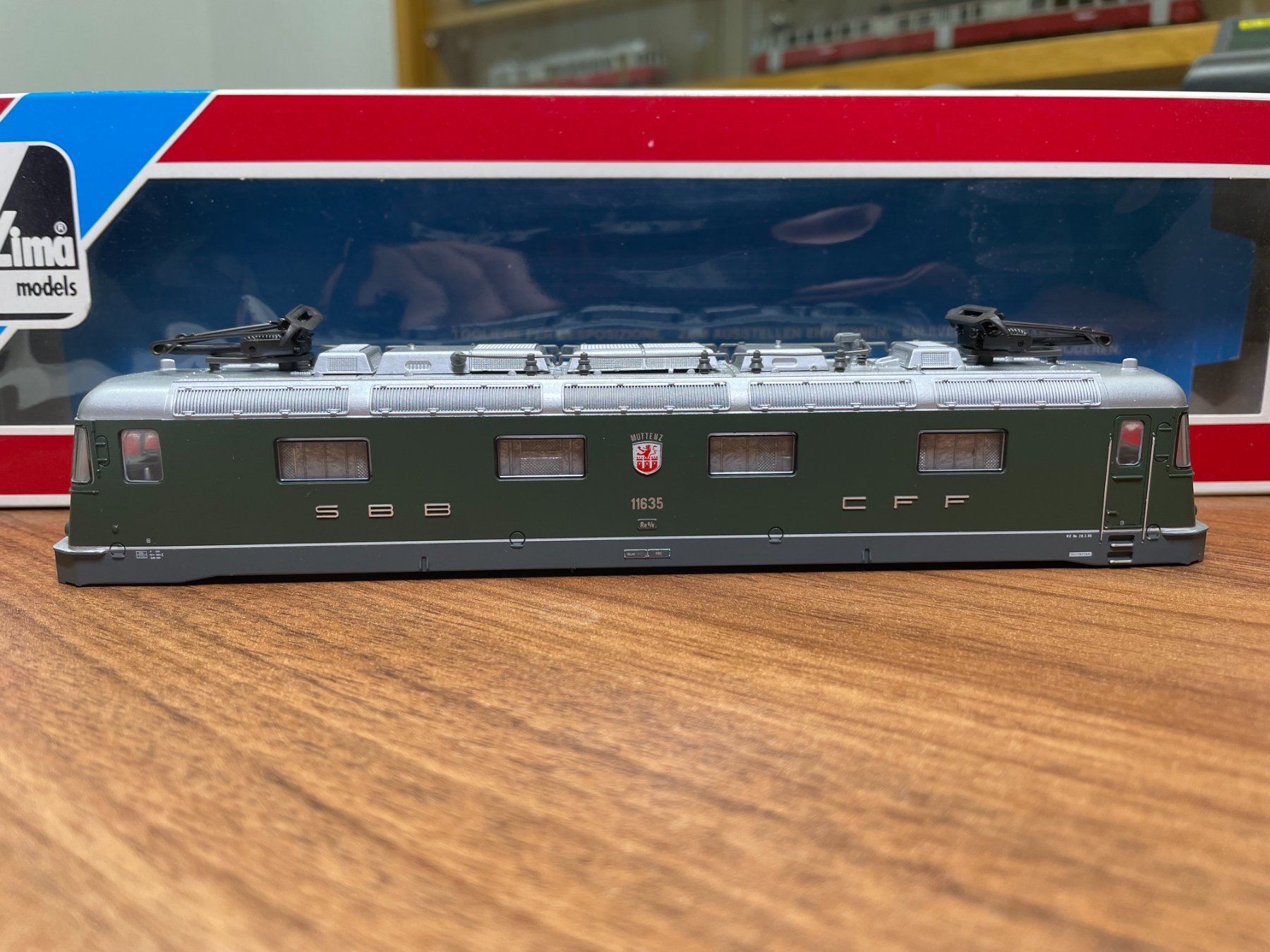 Lima Modellini di ferrovie: Lima Re 6/6 Gehäuse – Usato da Villmergen venduto da Mfritz
