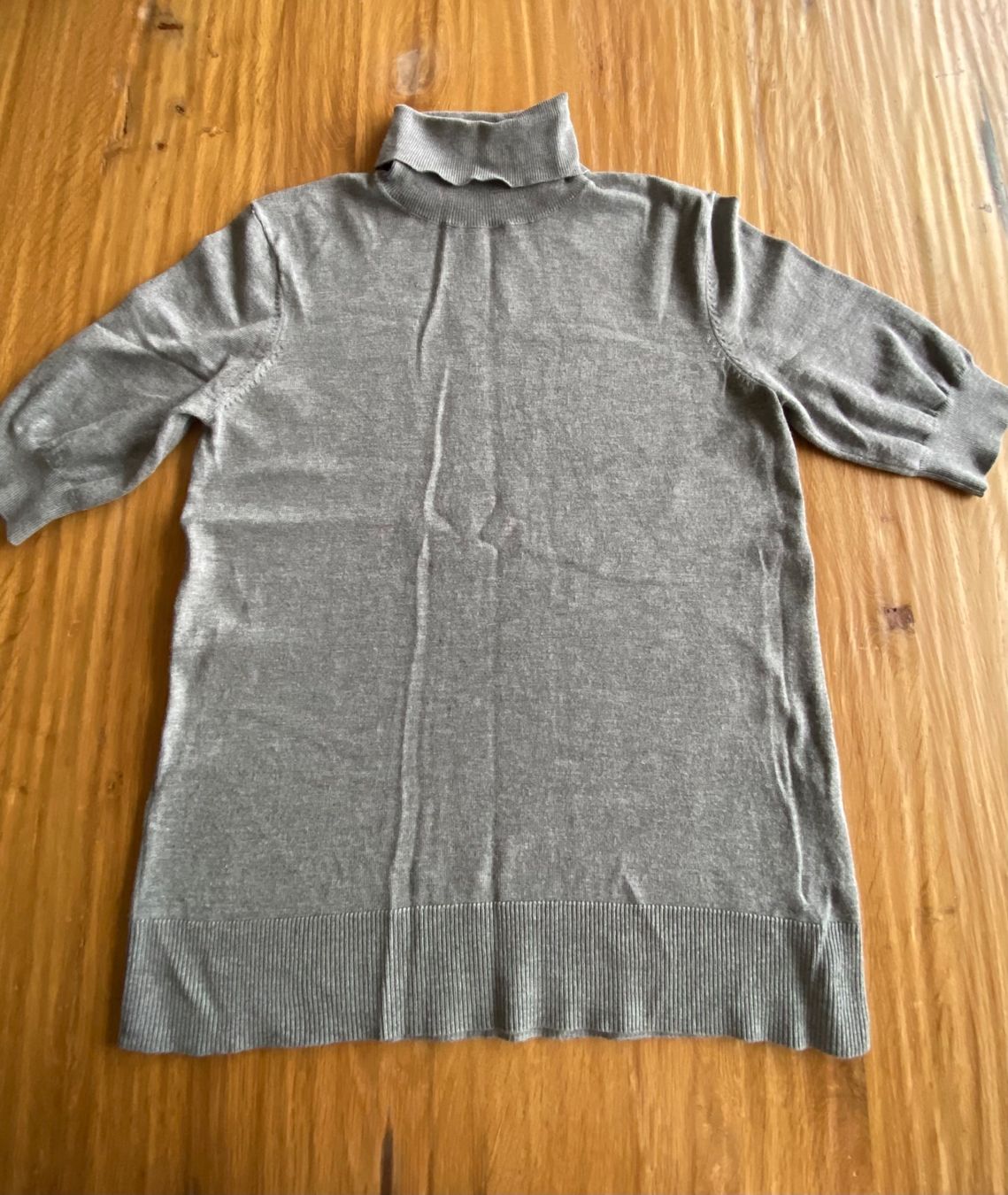 H&M T-shirt: Rollkragen-Shirt, Gr. S – Usato da Biberstein venduto da Miana2