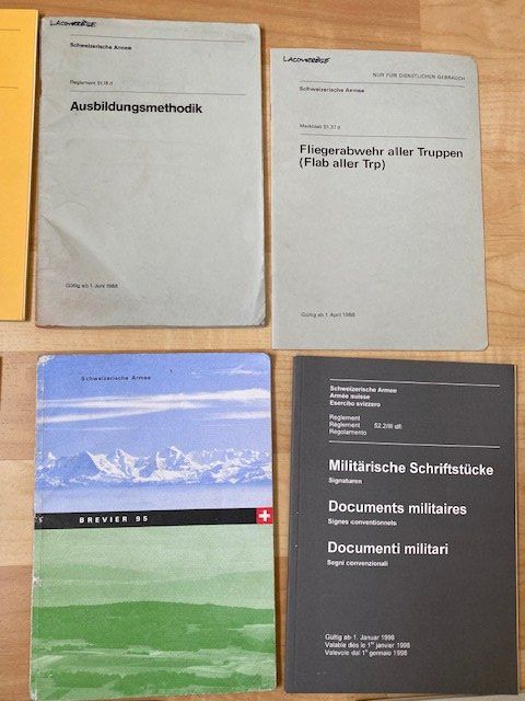 Livres: LOT REGLEMENTE  CH ARMEE – D'occasion à Chur par silbermon 2