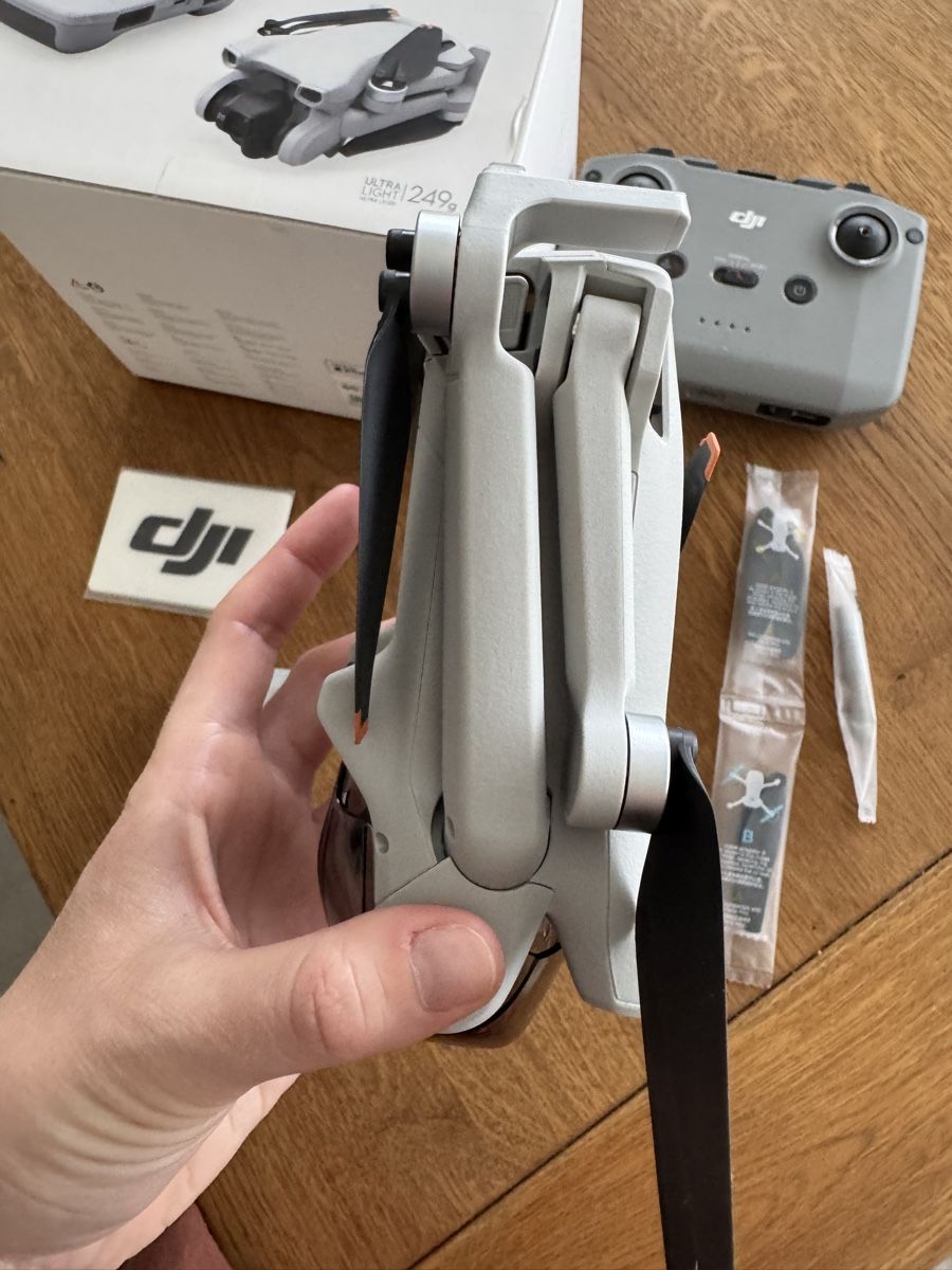 DJI Modellismo RC: DJI Mini 3 mit 2 Akkus, Controller, Zubehör, DJI Box – Usato da Mannenbach-Salenst venduto da nic_5l27 5