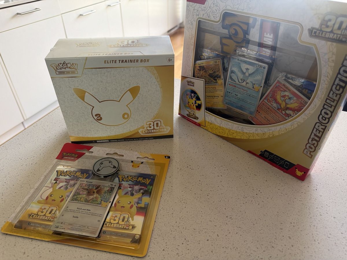 Pokémon Carte collezionabili: Pokemon 30th Celebration Bundle Englisch – Nuovo (secondo la descrizione) da Lenzburg venduto da cream_scream