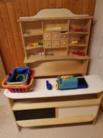 Kinderkaufladen aus Holz mit Zubehör gebrauchter Zustand