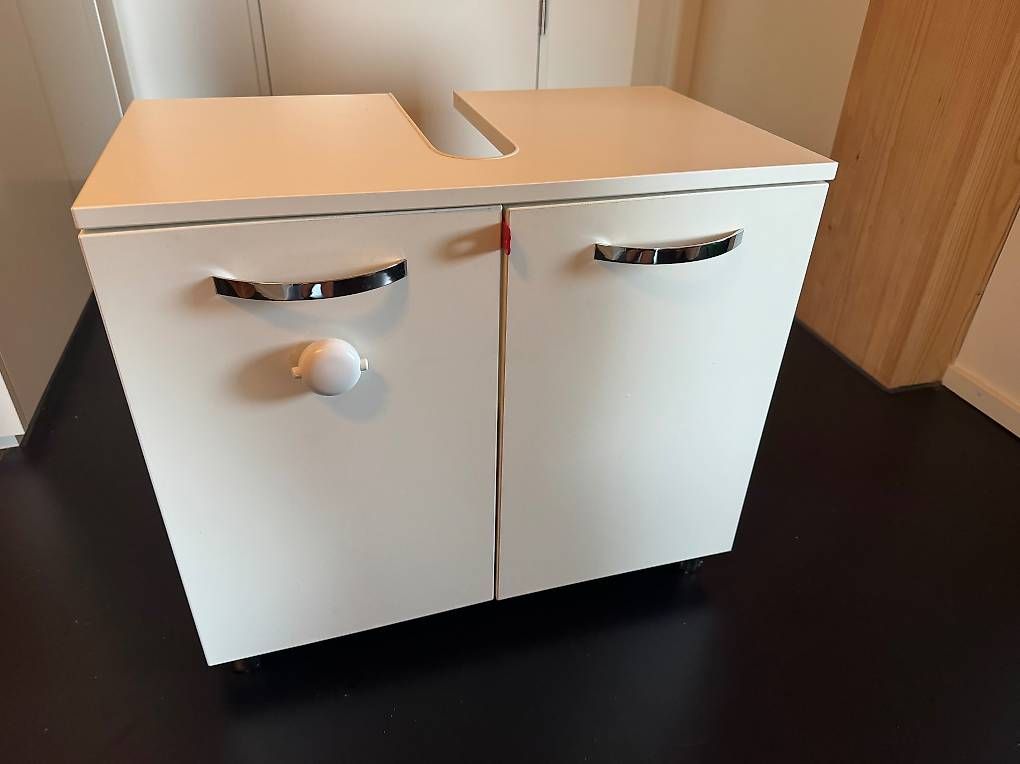 Badezimmermöbel: Badezimmer Unterschrank – Gebraucht aus Birmensdorf ZH von Mb01