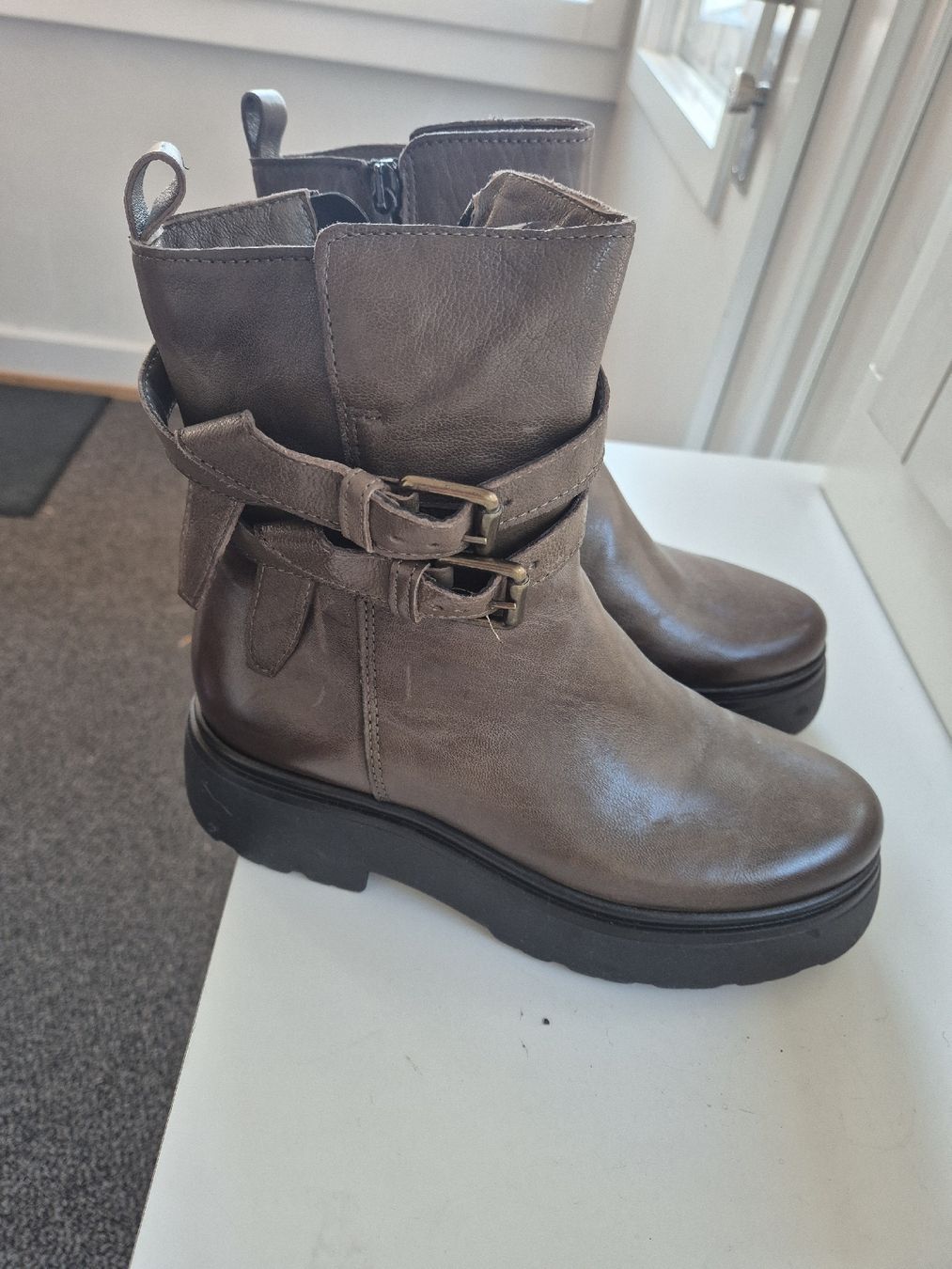 Mjus Damenschuhe: Schöne Winter Boots Mjus, Grösse 38, Neu – Neu (gemäss Beschreibung) aus Herrliberg von SELENONAUTKA 1