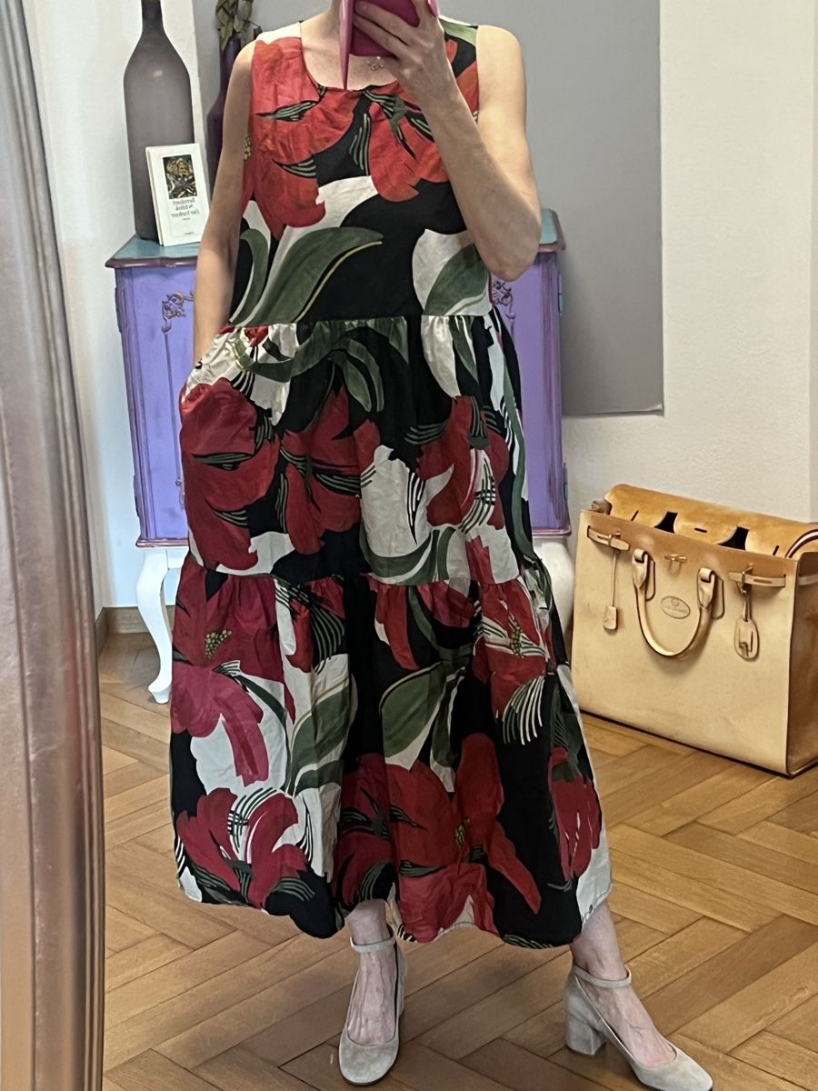 Vestiti: Sommerliches Maxikleid mit Blumenmuster, Grösse M – Nuovo (secondo la descrizione) da Burgdorf venduto da puppennetz