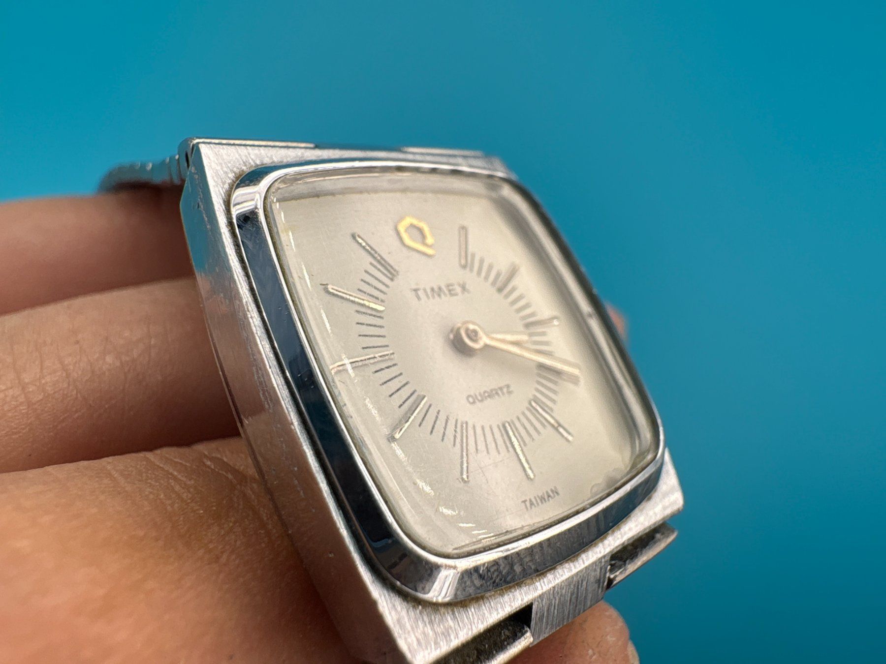 Timex Montres: Klassische, schlichte Vintage Timex Quarzuhr – D'occasion à Elgg par Jo_Naj 4