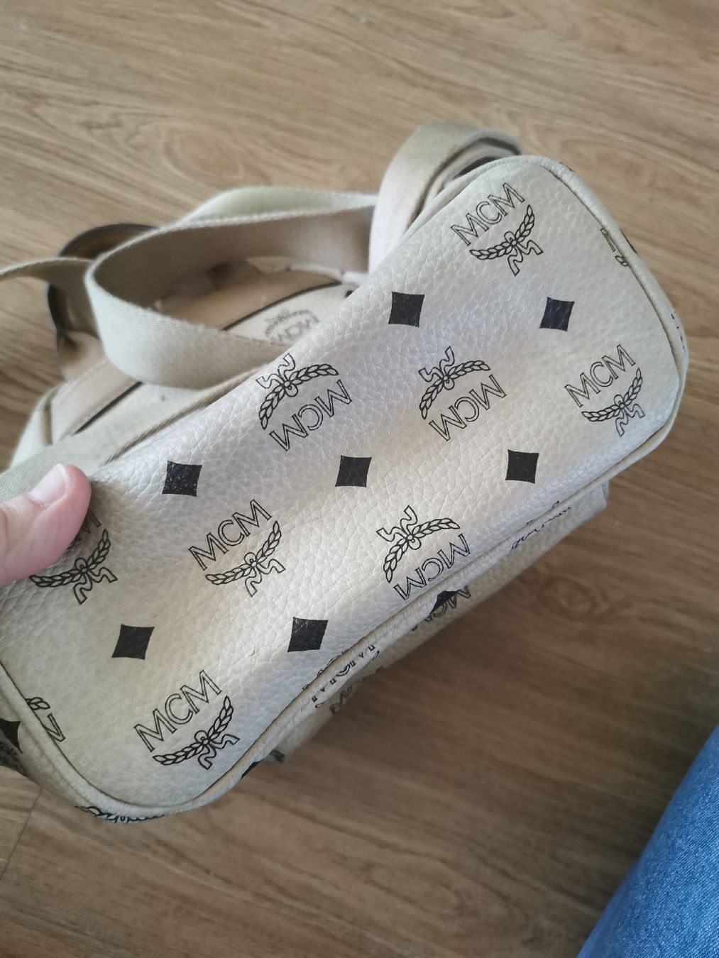 Mcm Rucksäcke: Stylischer MCM Rucksack klein beige – Gebraucht aus Cham von julayla 5