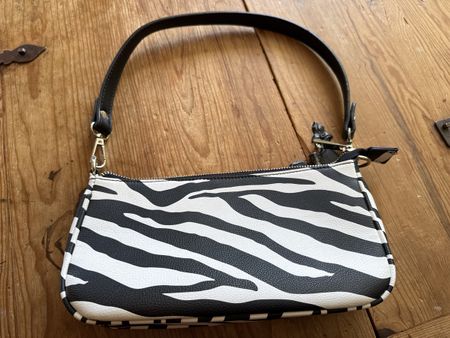 Gina Tricot neuwertige Tasche Zebra