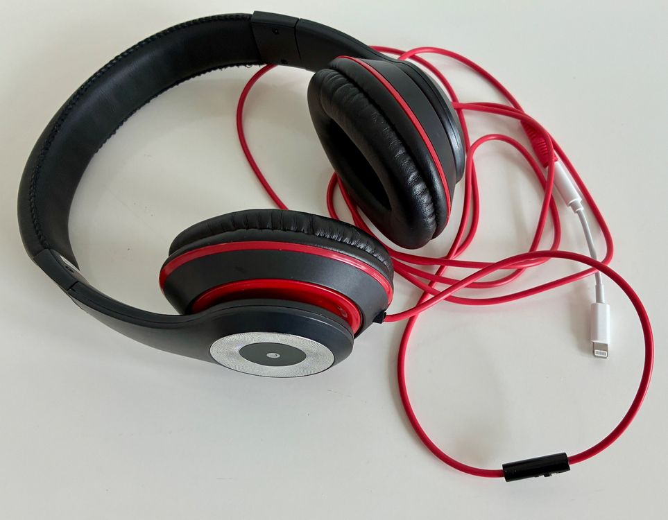 Casques audio: GMB Audio Kopfhörer, schwarz-rot, neuwertig mit Kabel – D'occasion à Zürich par tersus1981 2