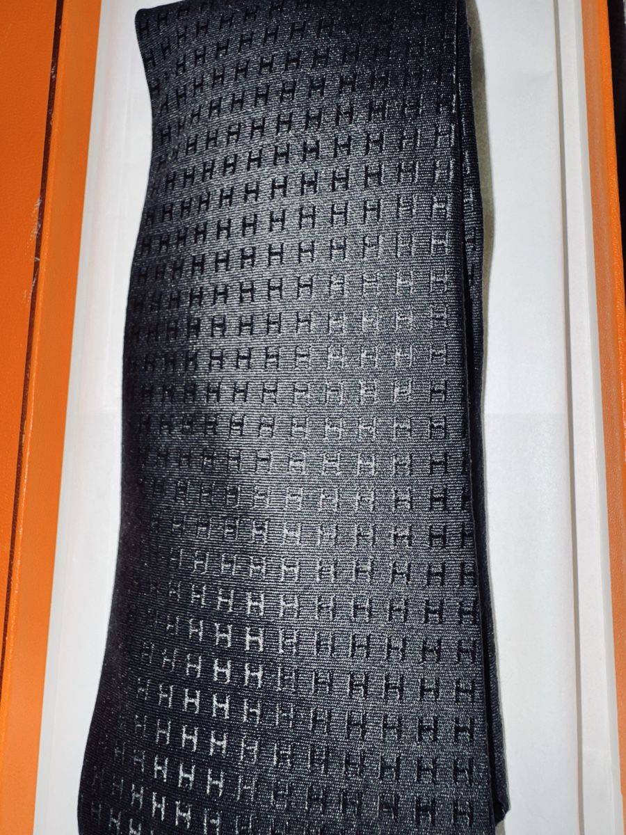 Hermès Cravatte: Hermès - Silk Tie - Monogram – Nuovo (secondo la descrizione) da Collonge-Bellerive venduto da alejan_0984