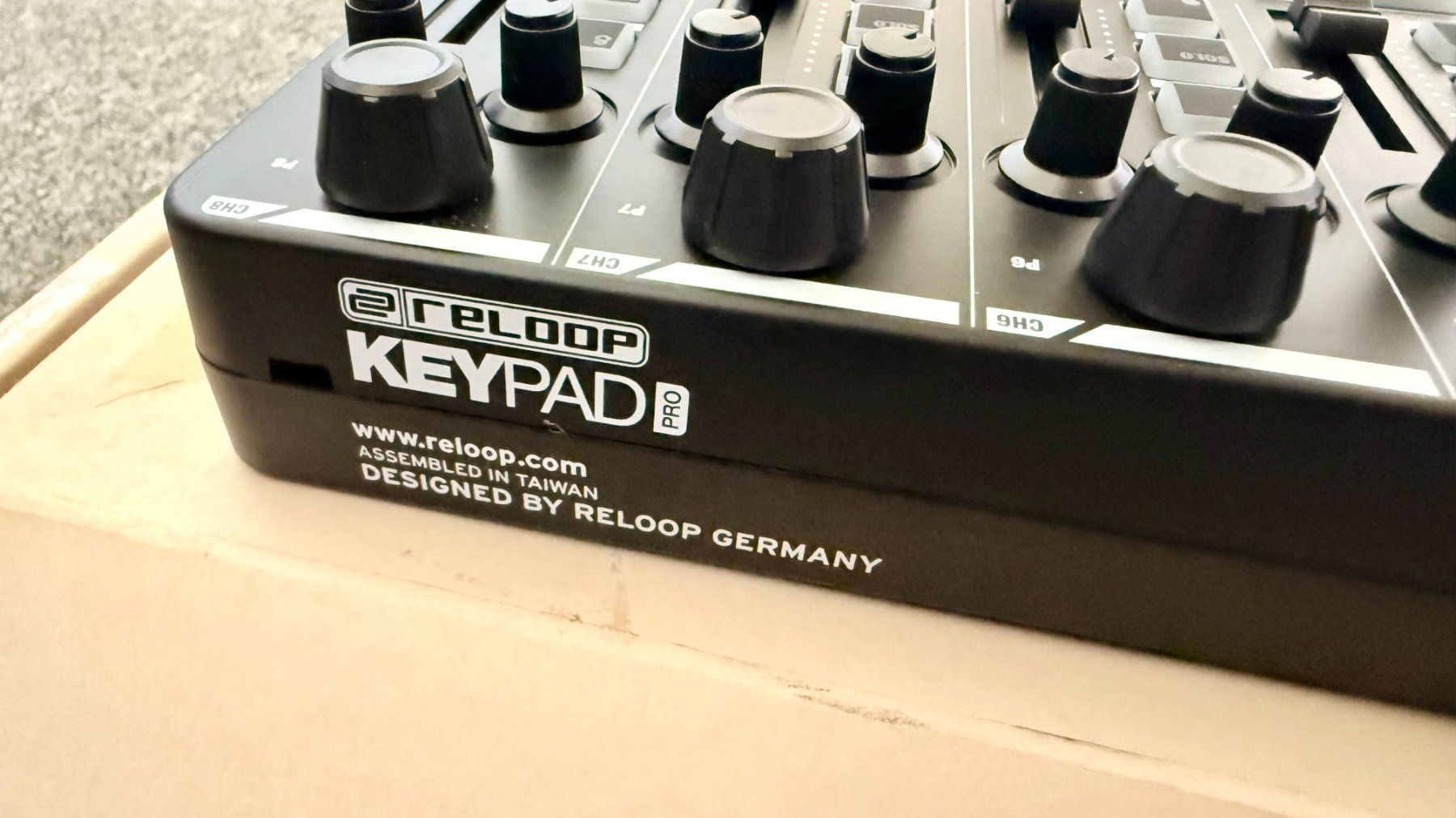 Instruments de musique: Reloop Keypad Pro MIDI Controller - Absolut Neuwertig! – Neuf (Voir description) à Wernetshausen par Jetson05 3