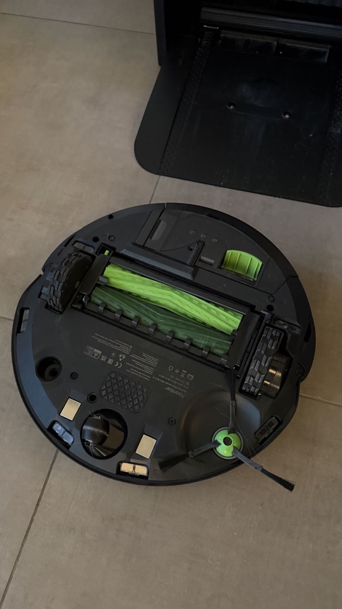 Irobot Aspirapolveri & Accessori: iRobot Roomba Combo J7+ - defekte Wischfunktion! – Difettoso da Baar venduto da djflexch 2