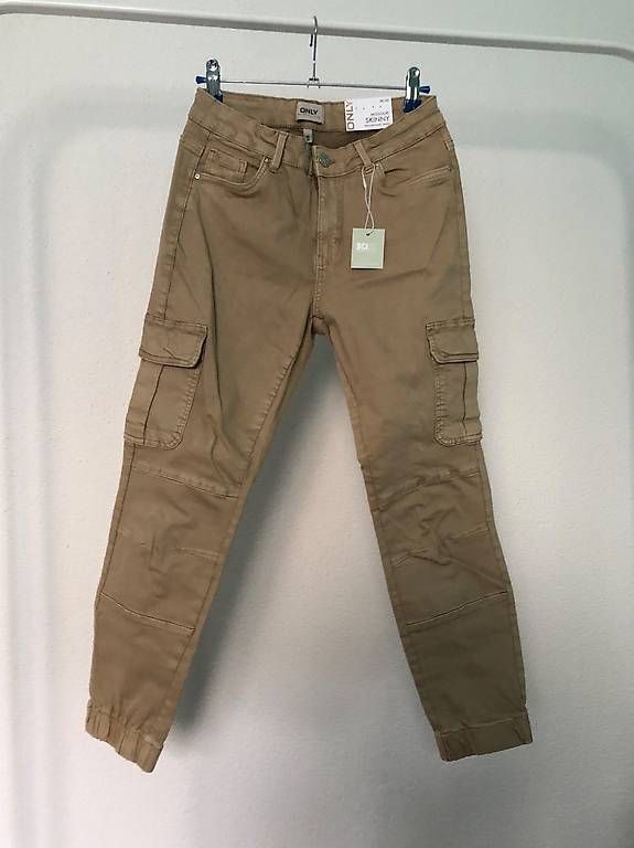 Only Pantalons: Only 38 – D'occasion à Faido par _giulia_