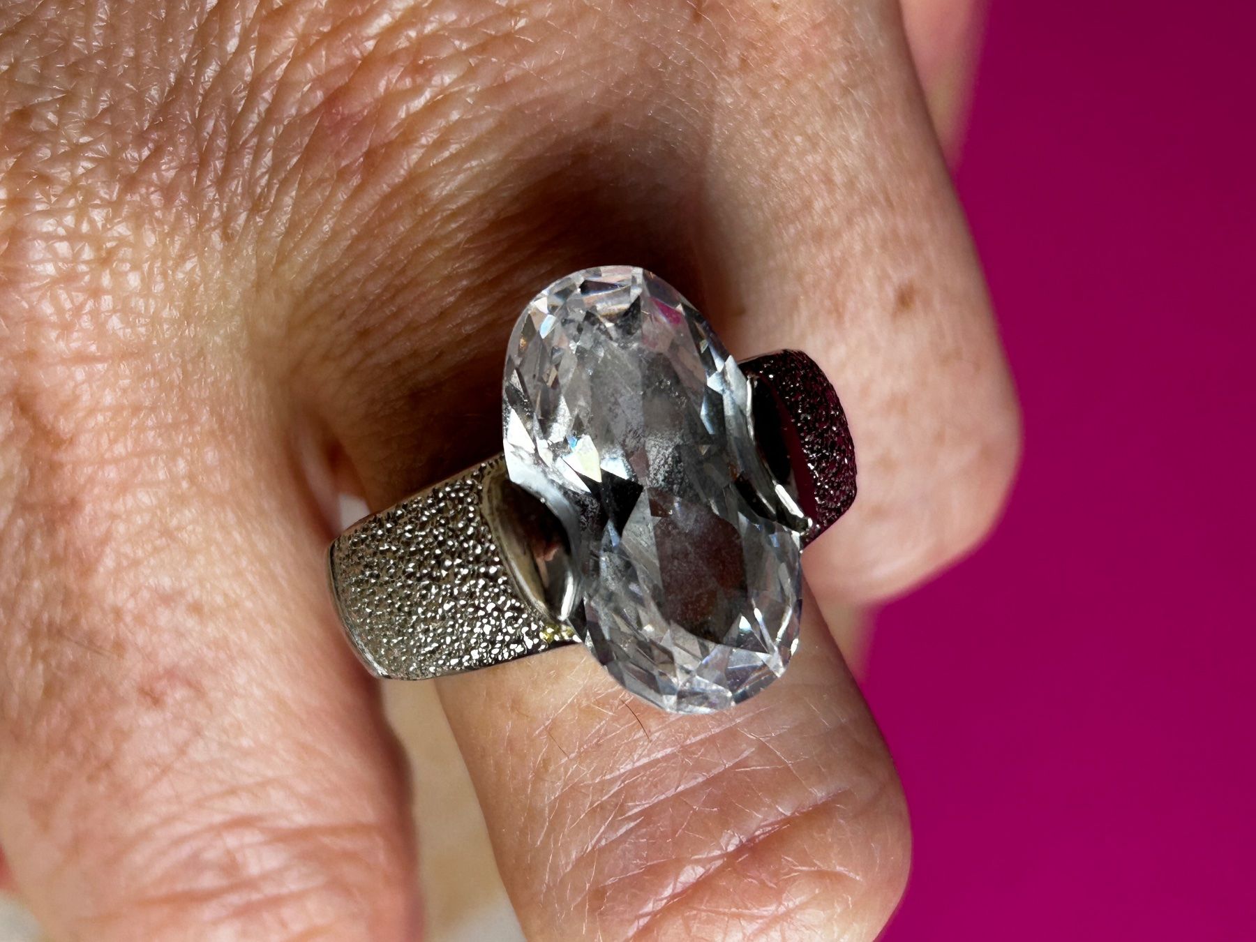 Ringe: Ring mit weissem Stein Gr.60 – Defekt aus Dittingen von Bijoubelle 9
