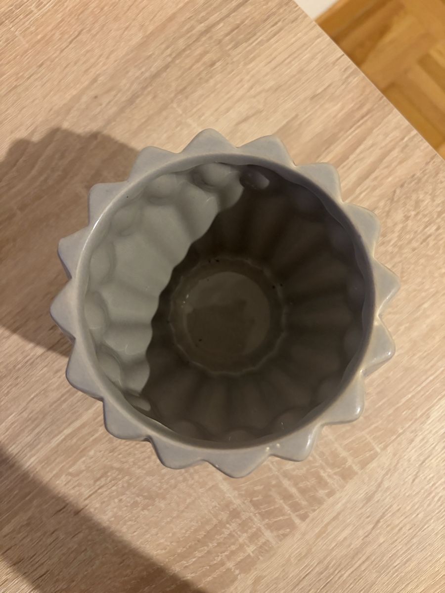 Vasi & Recipienti: Blumenvase grau – Usato da Niederurnen venduto da sel_z2wg 1