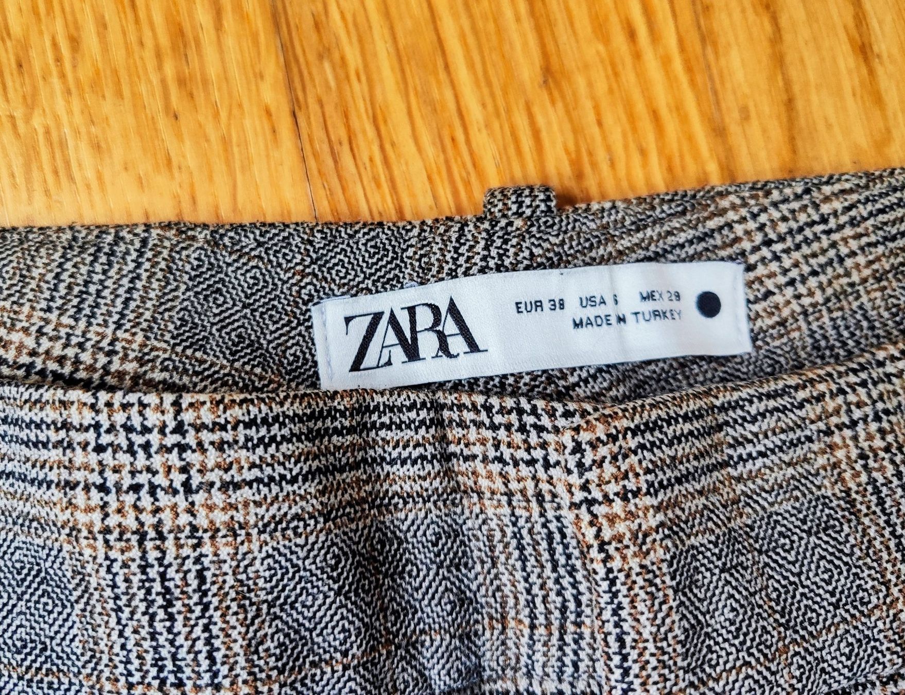 Zara Hosen: Joli pantalon Zara Taille 38 M – Gebraucht aus Carouge GE von for_8yym 3