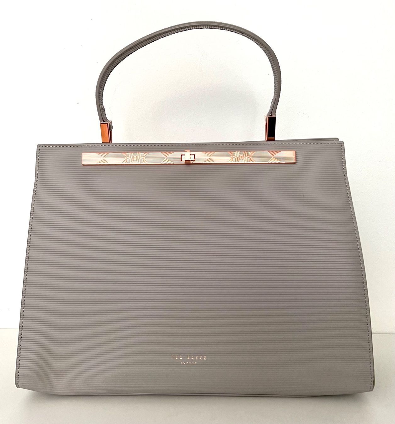 Ted Baker Borse da donna: Ted Baker Handtasche (grau) - Vintage Style – Usato da Eichberg venduto da Lolapop18