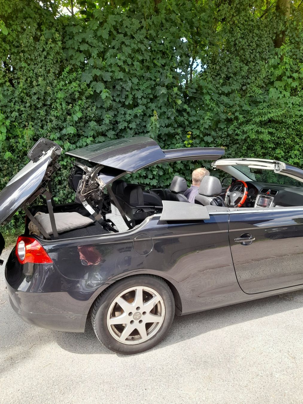 VW Automobili: VW EOS 2.0T Cabriolet schwarz 2007 – Usato da Flüelen venduto da gerry75renner01 7
