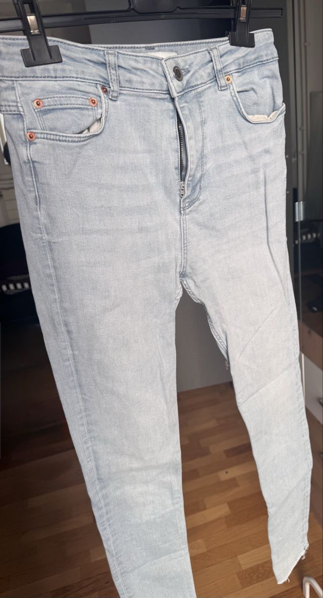Jeans: Jeans chiari da donna – Gebraucht aus Locarno von tos_tgc9