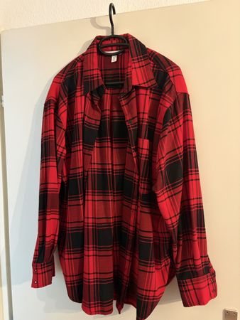 Hemd H&M kariert rot schwarz Grösse M guter Zustand