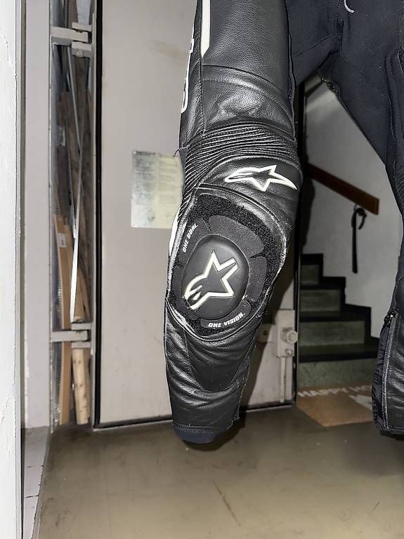 Anzüge: 2 Teiler Lederkombi Alpinestar – Gebraucht aus Lostorf von tim_8rfz 3