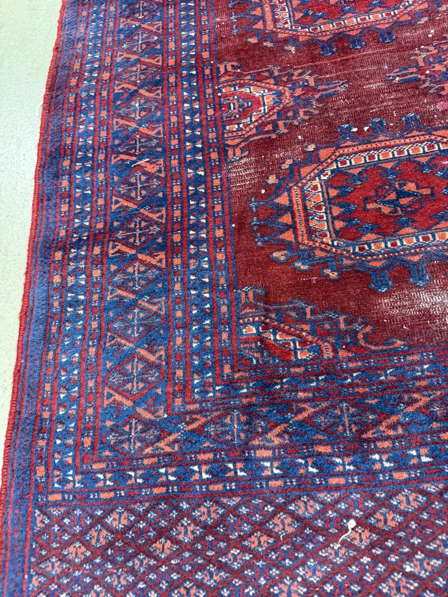 Tapis: Orientteppich mit Muster rot/blau Alt Defekt – Défectueux à Strengelbach par RaenAntikDesign 3