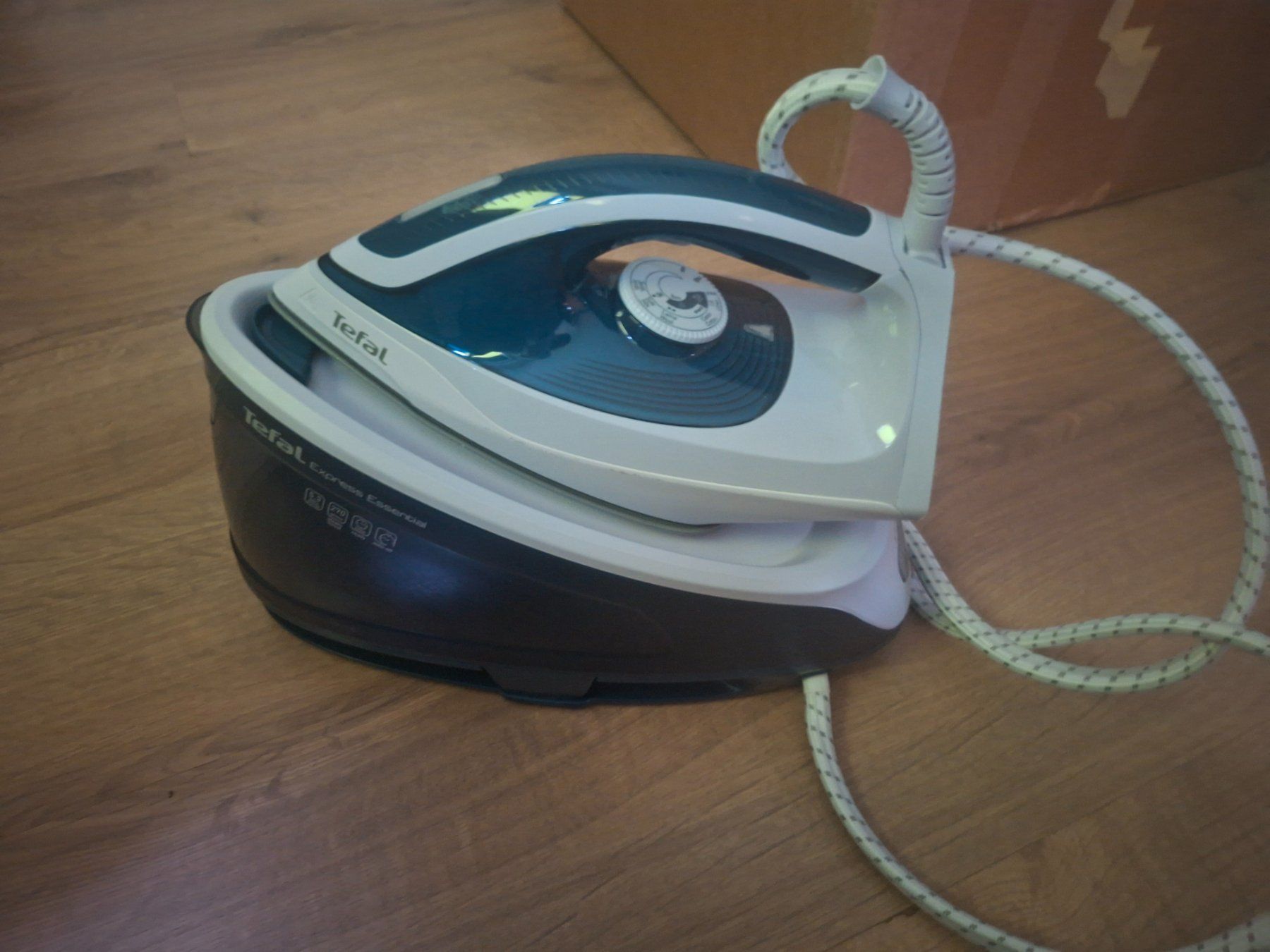 Tefal Ferri da stiro: Dampfbügeleisen – Usato da Bubendorf venduto da Nathalies
