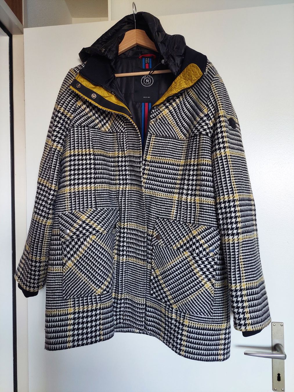 Giacche: HERBST / WINTERJACKE /MANTEL GR. 40 – Usato da Münchenstein venduto da Strupfi