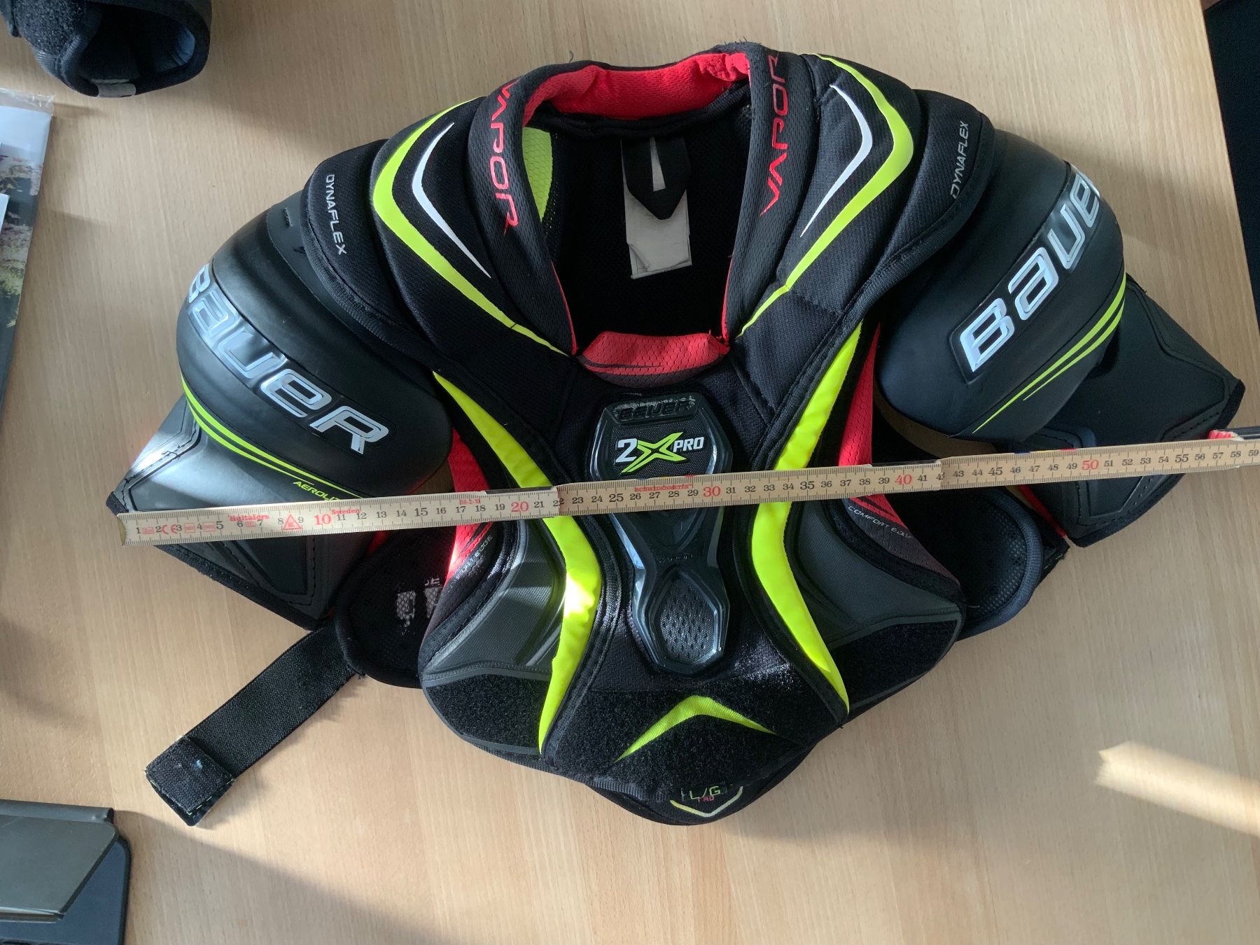Bauer Protezioni & Imbottiture: Bauer 2x pro Brustpanzer (1 Saison gebraucht) – Usato da Steinhausen venduto da Run4it2 2