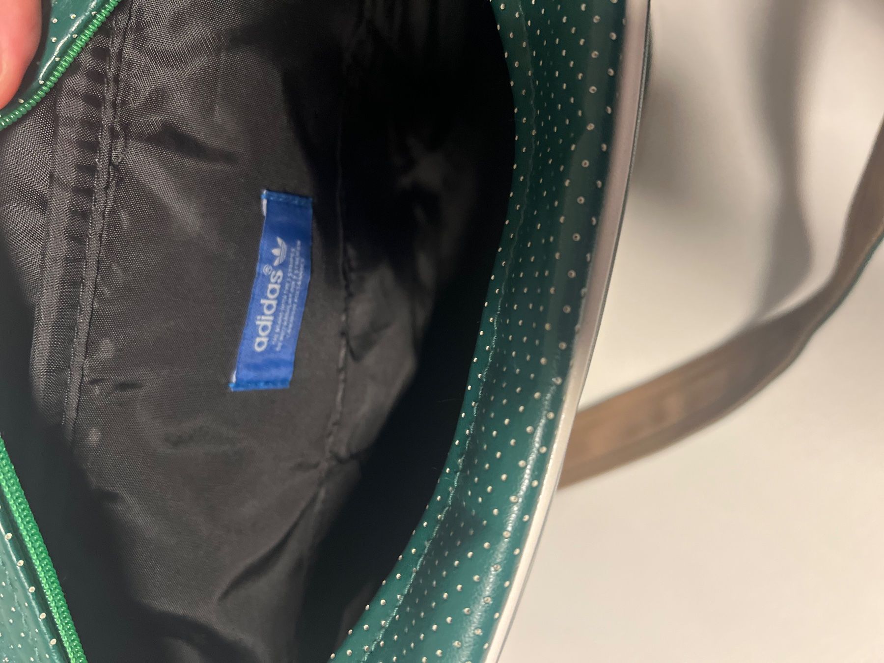 Adidas Sacs: Originale Retro Adidas-Tasche – D'occasion à Wichtrach par lor_m7t7 2