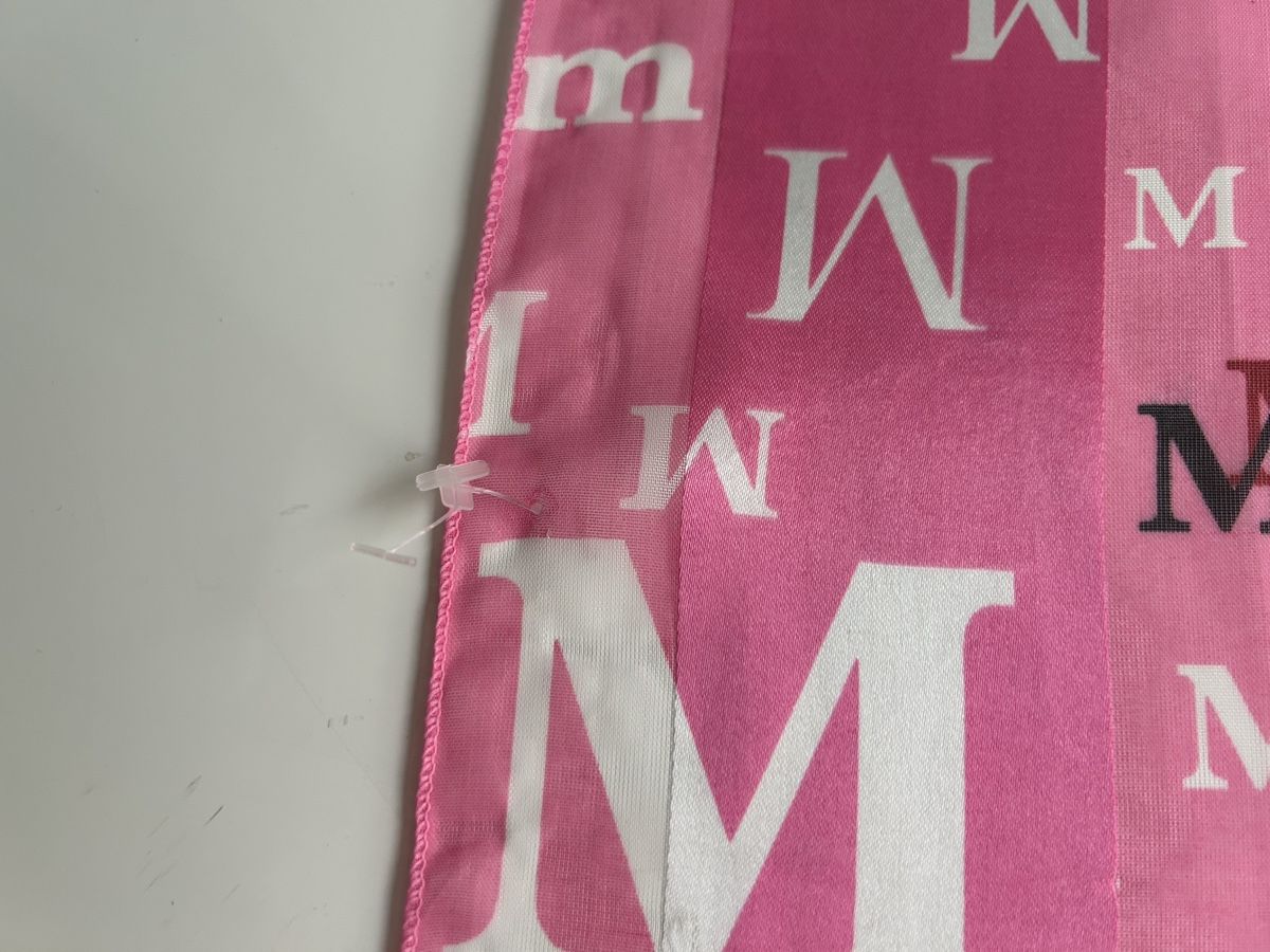 Foulard & Sciarpe: Pink Scarf with M Pattern Good Condition – Usato da Saland venduto da ele_vc96 2