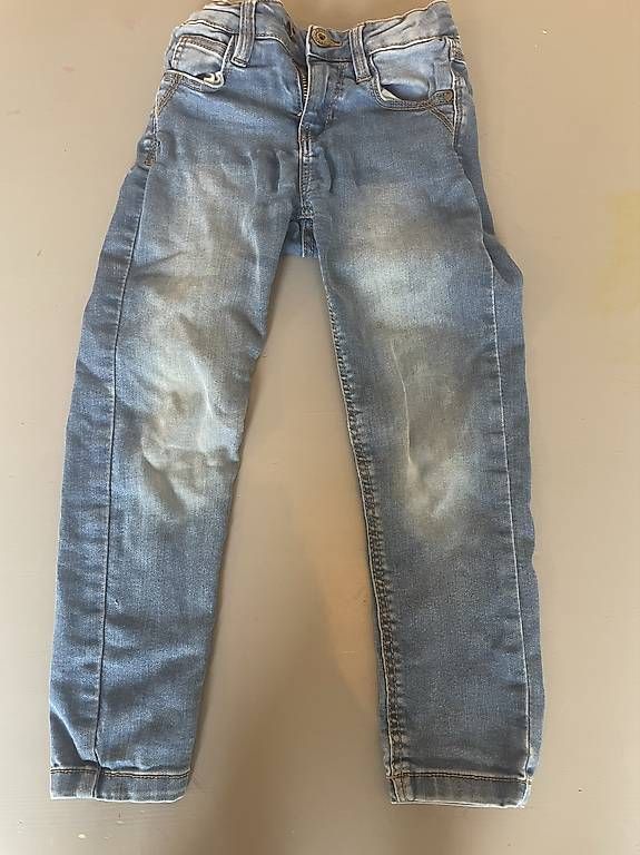 Pantaloni: Jeanspacket Grösse 110 – Usato da Wettingen venduto da nic_lfw2 3