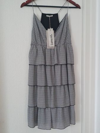 Robe blanc noir courte ( Lavand ) taille L
