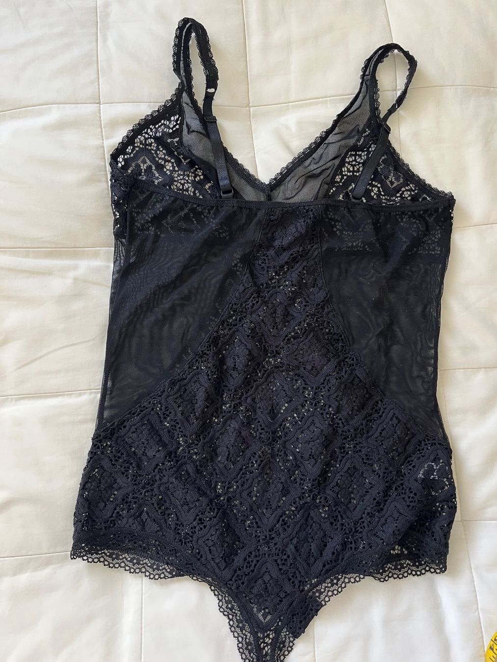 Top: New  lace body top size M – Nuovo (secondo la descrizione) da Chêne-Bougeries venduto da Seetooyoo