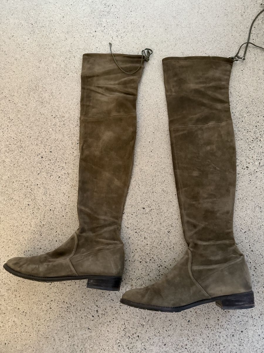 Stuart Weitzman Damenschuhe: Stuart Weitzmam Overknees Veloursleder grün – Gebraucht aus Zumikon von Roman24zh