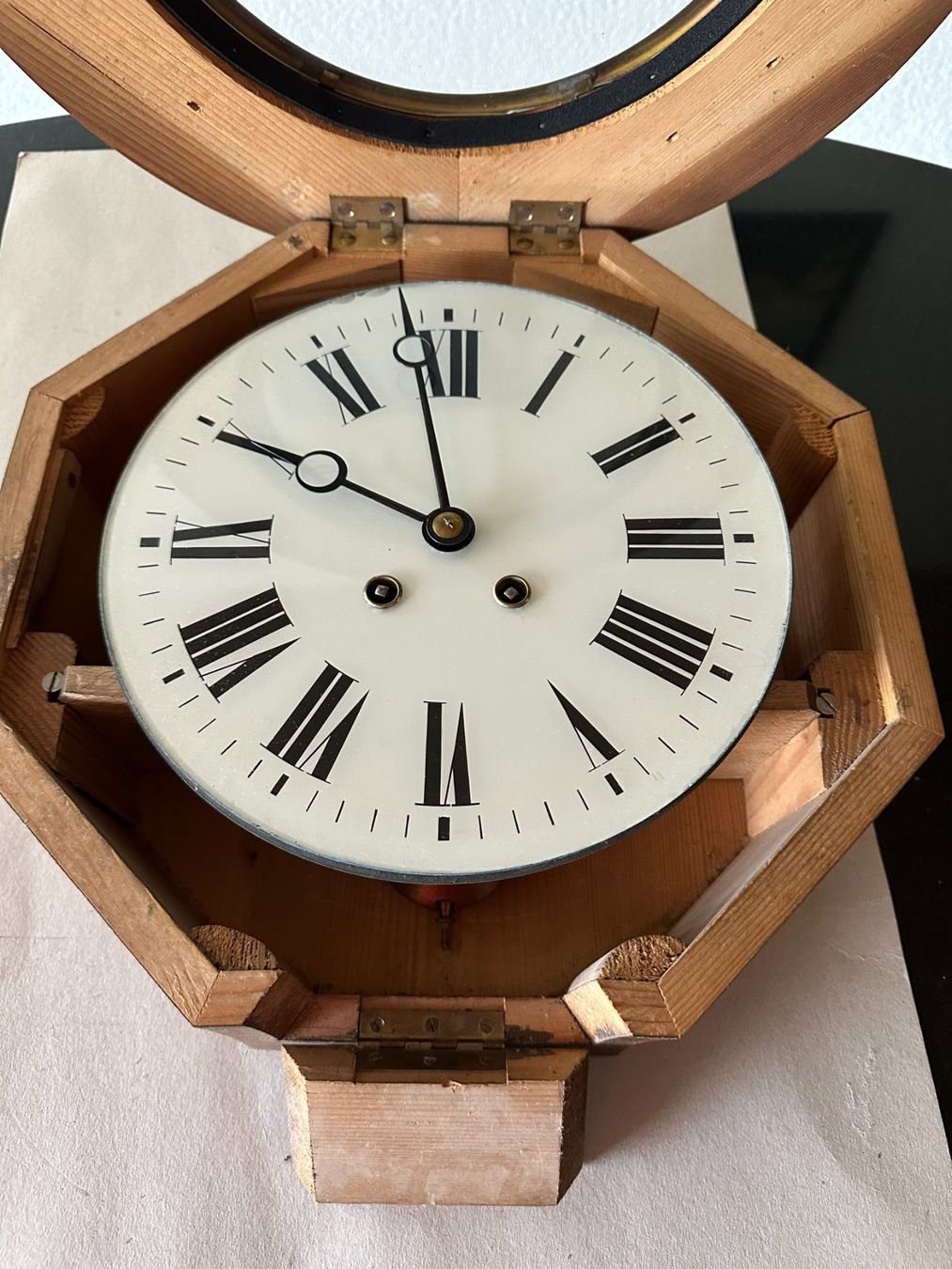 Stand- & Wanduhren: Schöne Wanduhr – Gebraucht aus Mühlethal von Buntfarbe 1