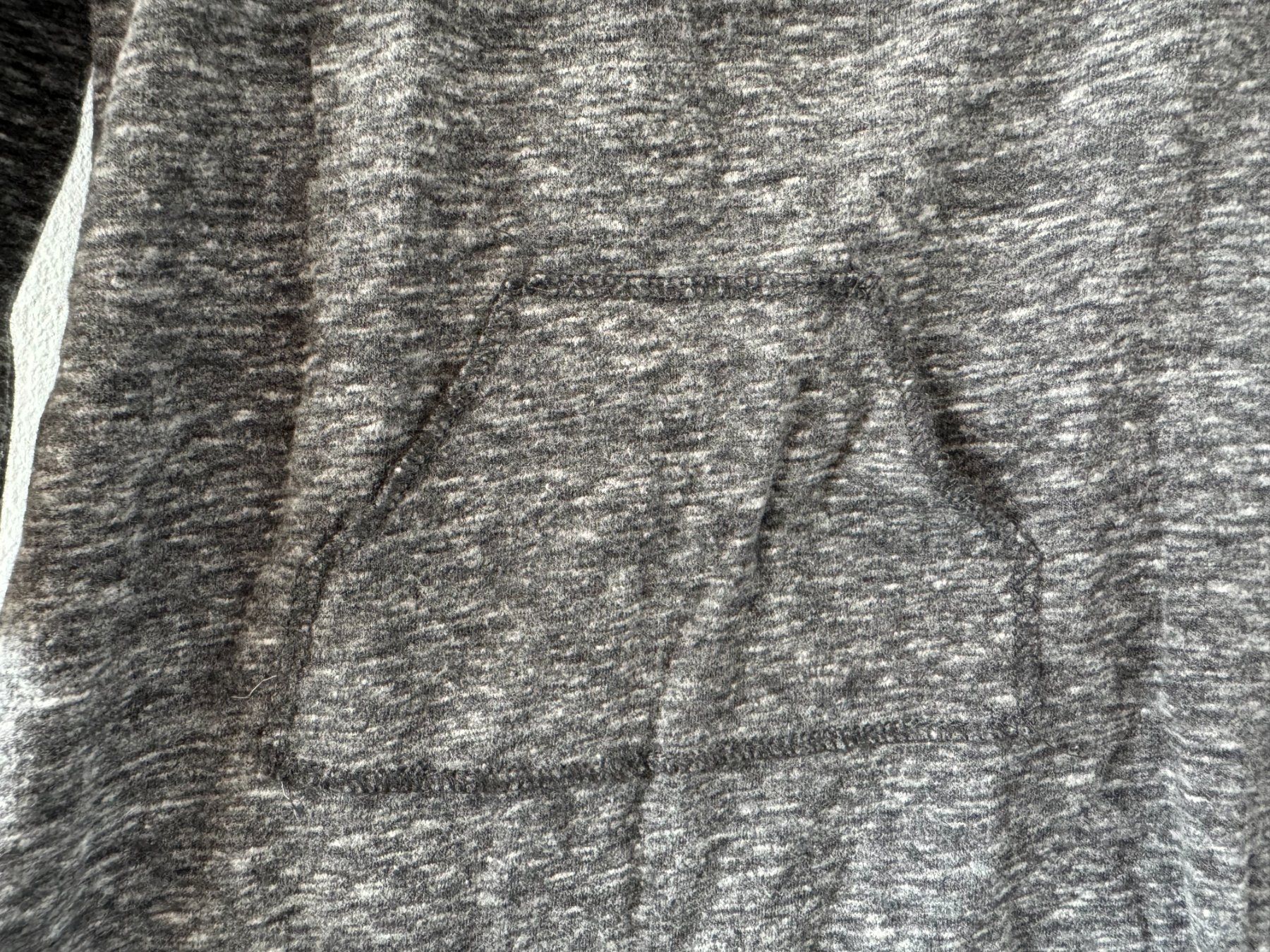 Maglioni & Felpe: 1 + in the family 12m pullover – Usato da Neuchâtel venduto da _Easy_to_Find_ 1