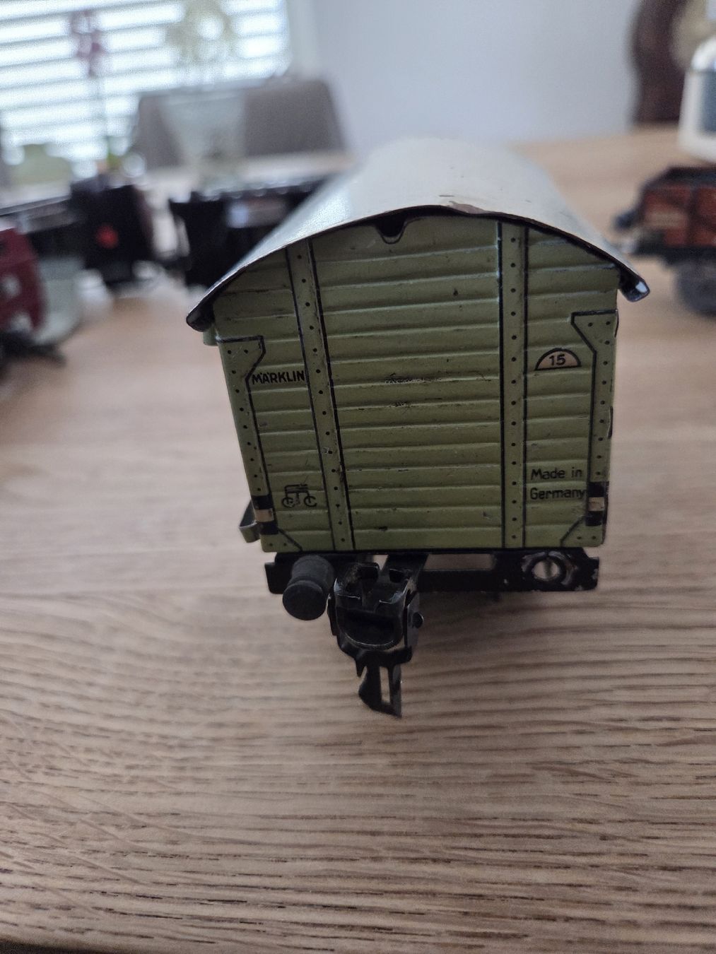 Märklin Modellini di ferrovie: Märklin Güterwagen Göppinger Sprudel Blechmode – Usato da Berikon venduto da TopLok1 4