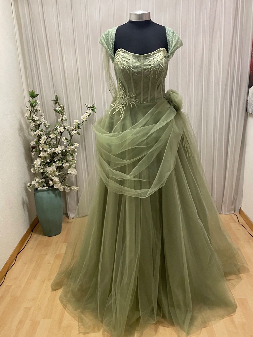 Vestiti: Ein wunderschönes Abendkleid aus Tüll – Nuovo (secondo la descrizione) da Oberglatt ZH venduto da Azurra 5