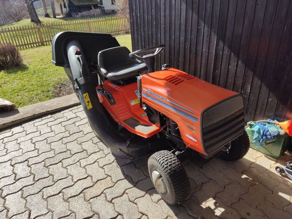 Aufsitzrasenmäher/Rasentraktor Husqvarna LR120, gebraucht Kaufen auf