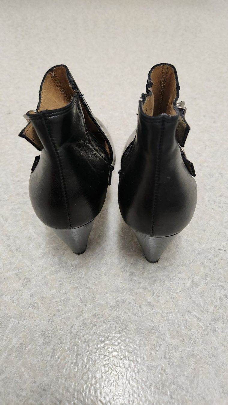 Damenschuhe: Hochwertige Lederstiefeletten, Grösse 40 – Gebraucht aus Dübendorf von Jolenia 1