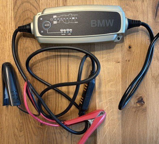 Caricabatterie: BMW Autobatterie Ladegerät – Usato da Reinach AG venduto da FincaLeo 1
