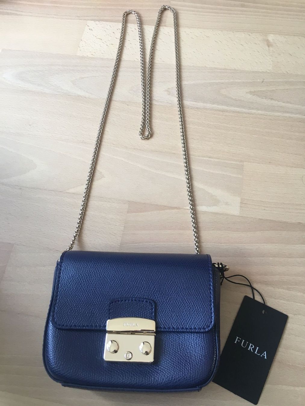 Furla Taschen für Damen: Fabrikneue Furla Mini Crossover-Handtasche "Metropolis AIR" – Neu und originalverpackt aus Zürich von TRIKOTKAISER 1