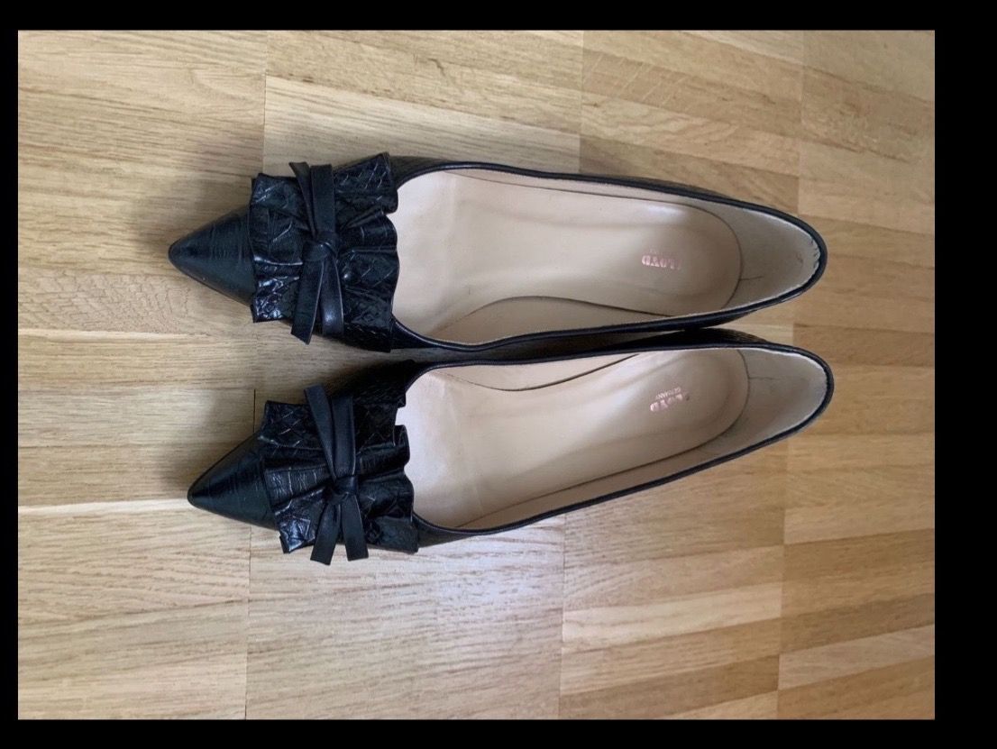 Scarpe da donna: LLOYD BALLERINAS MOKASSIN SCHWARZ – Usato da Luzern venduto da Suneha 1